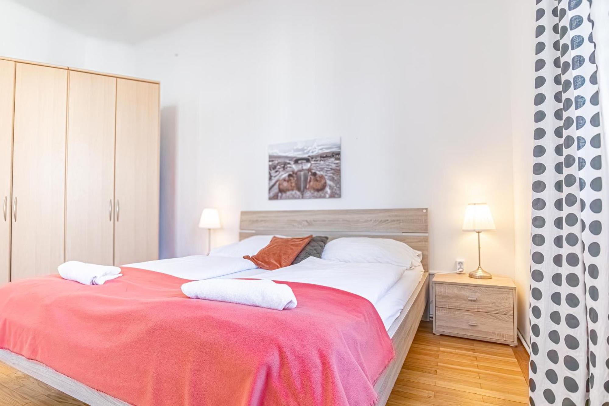 Simple Apartment Near Wiener Stadthalle Екстериор снимка