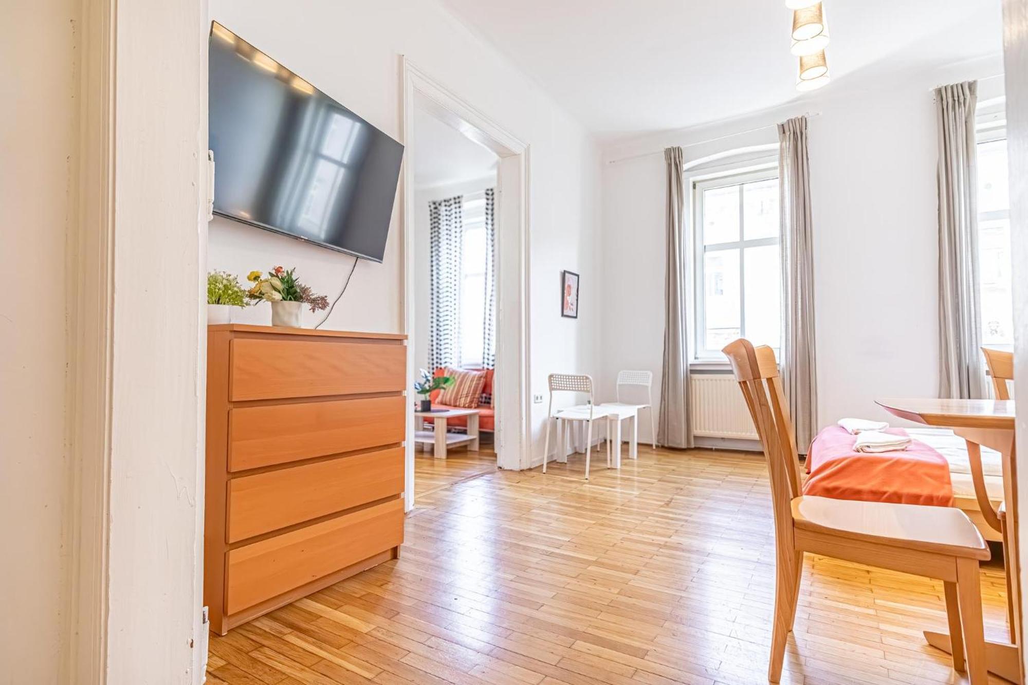 Simple Apartment Near Wiener Stadthalle Екстериор снимка