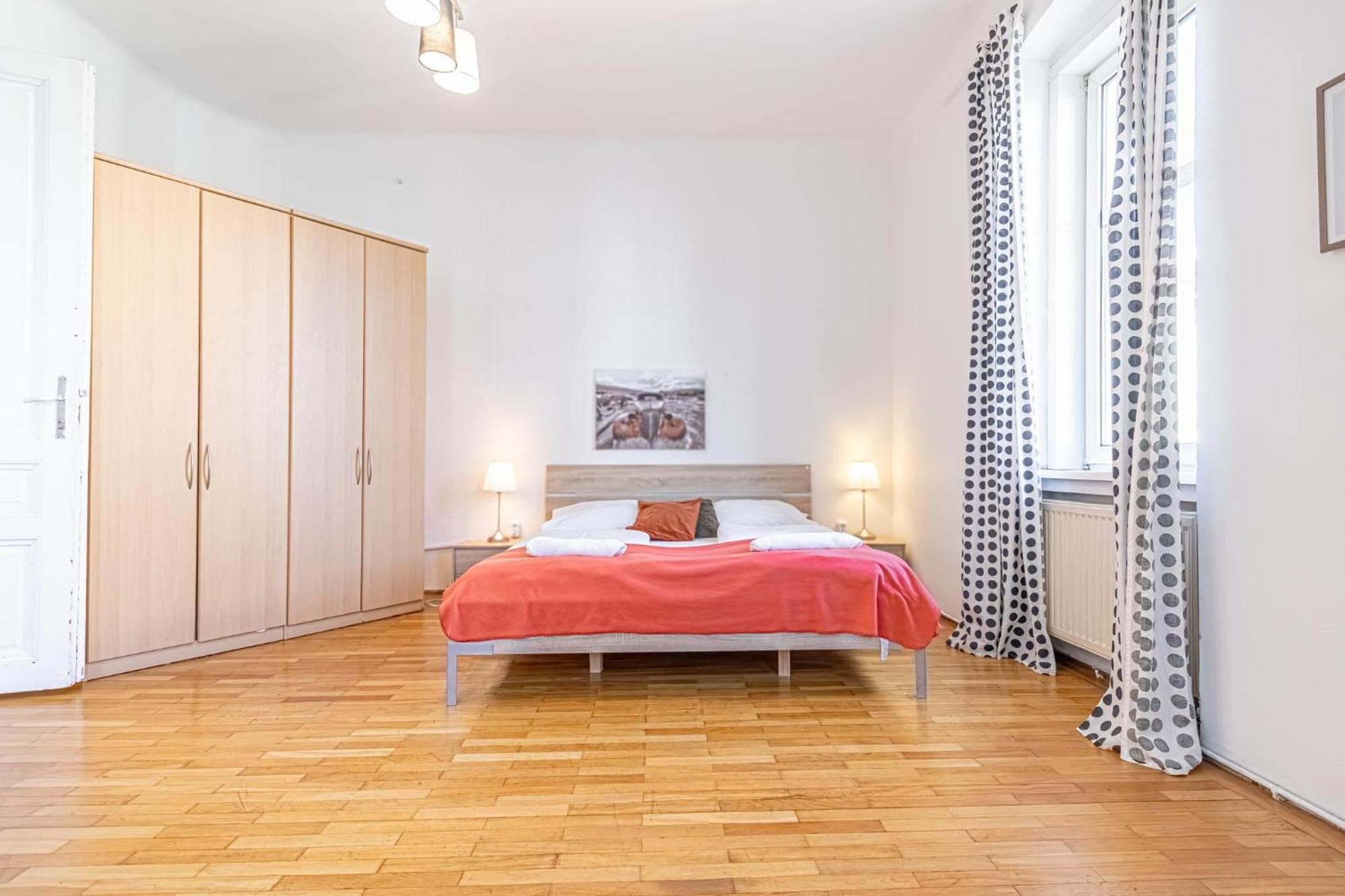 Simple Apartment Near Wiener Stadthalle Екстериор снимка