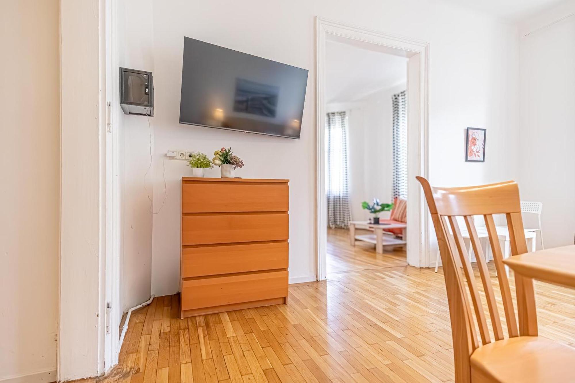 Simple Apartment Near Wiener Stadthalle Екстериор снимка