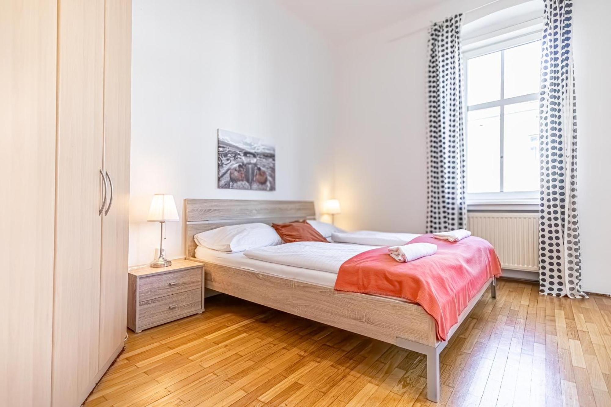 Simple Apartment Near Wiener Stadthalle Екстериор снимка