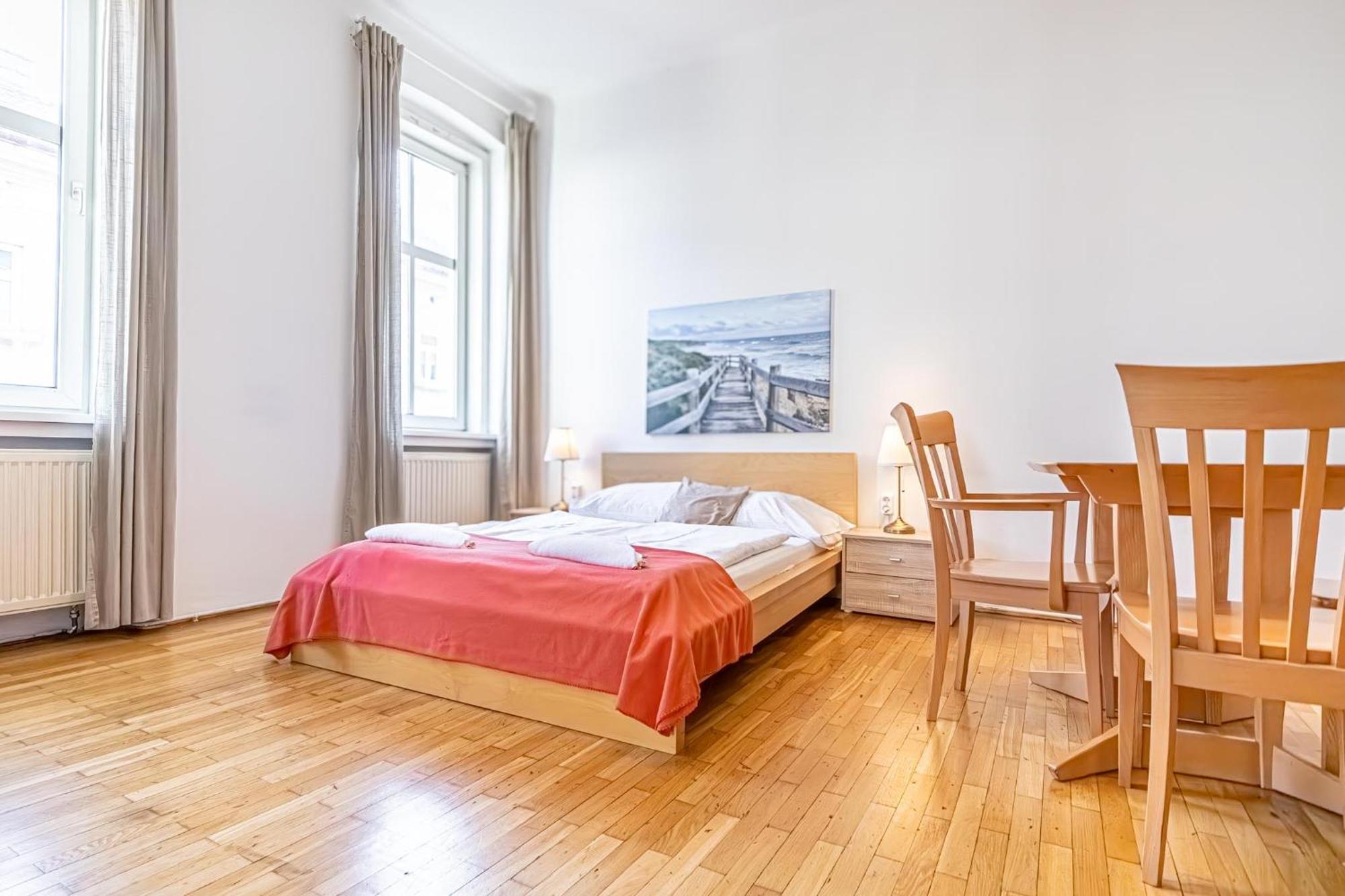 Simple Apartment Near Wiener Stadthalle Екстериор снимка