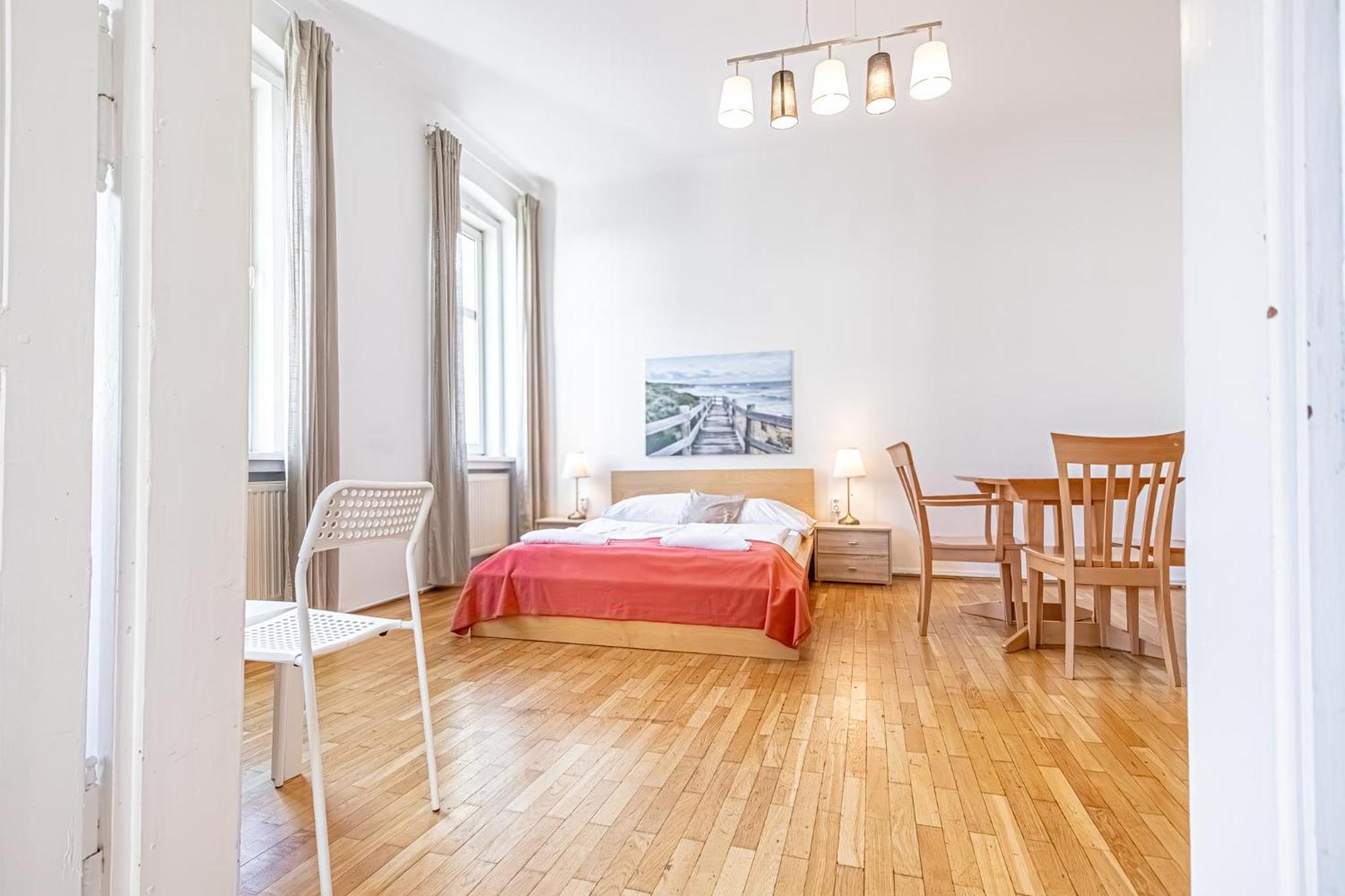 Simple Apartment Near Wiener Stadthalle Екстериор снимка