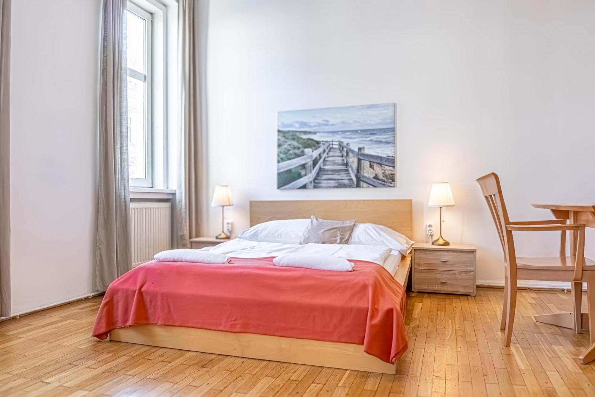 Simple Apartment Near Wiener Stadthalle Екстериор снимка