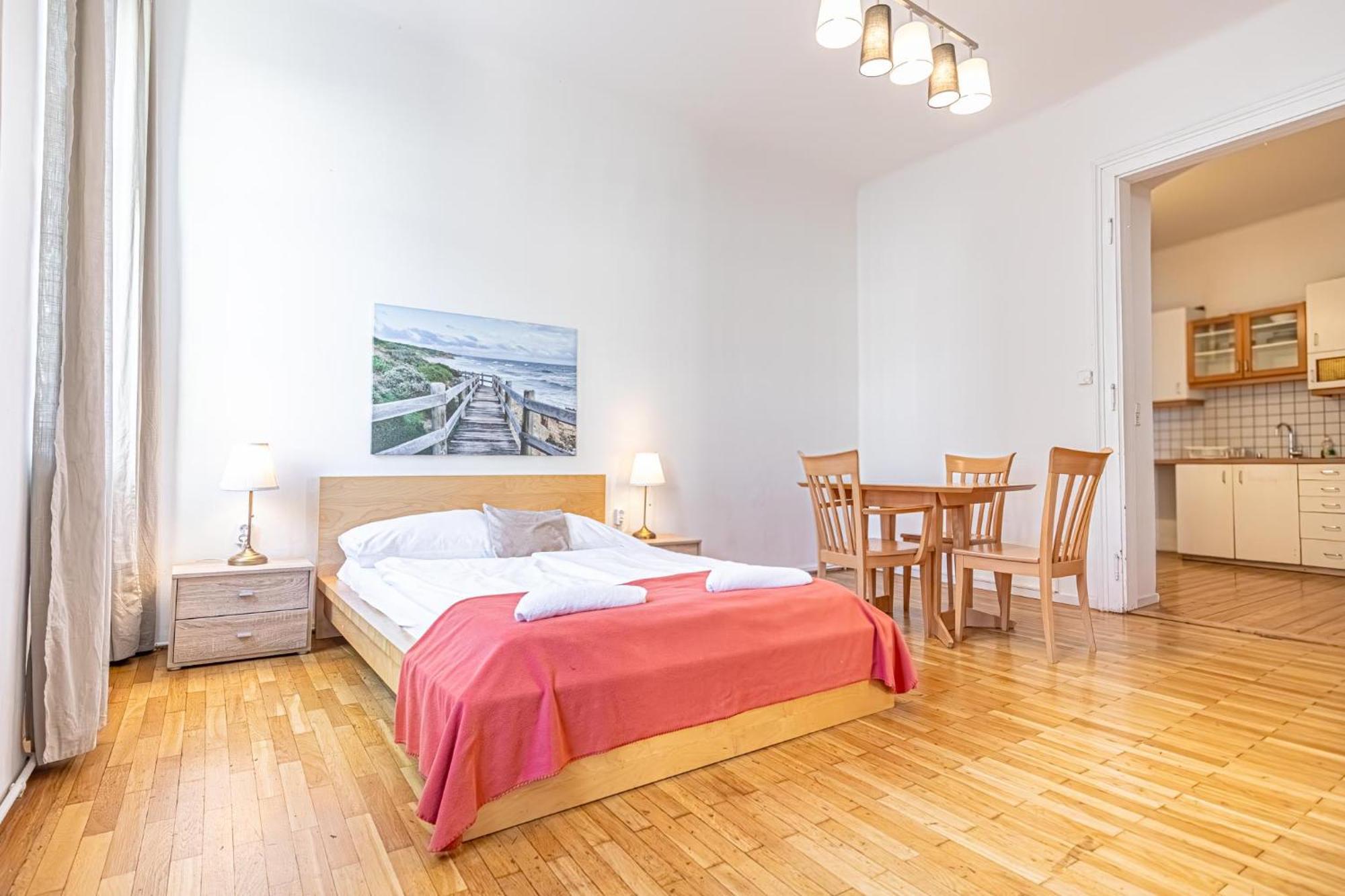 Simple Apartment Near Wiener Stadthalle Екстериор снимка